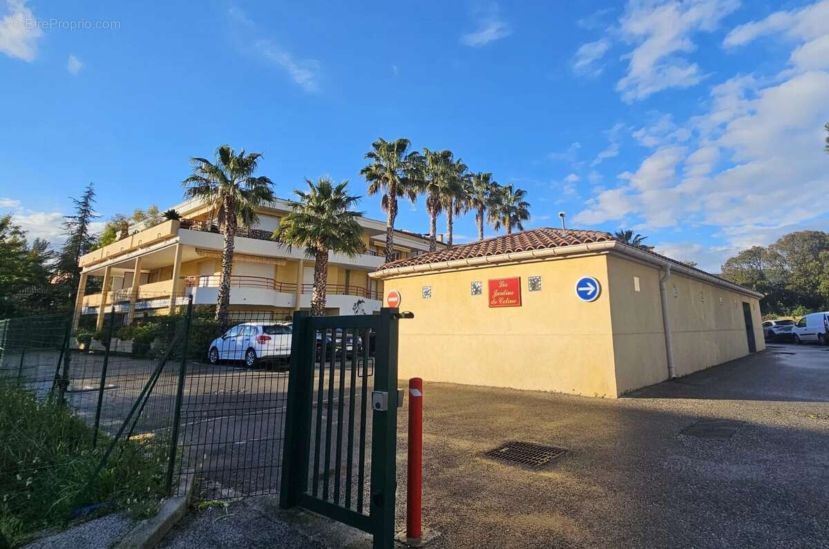 Appartement à SOLLIES-PONT