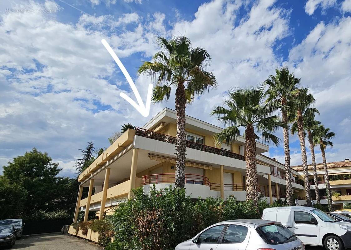 Appartement à SOLLIES-PONT