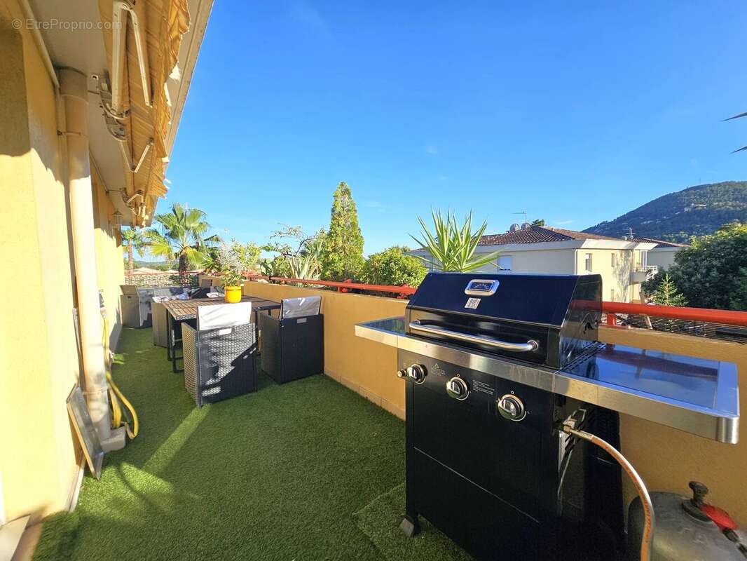 Appartement à SOLLIES-PONT