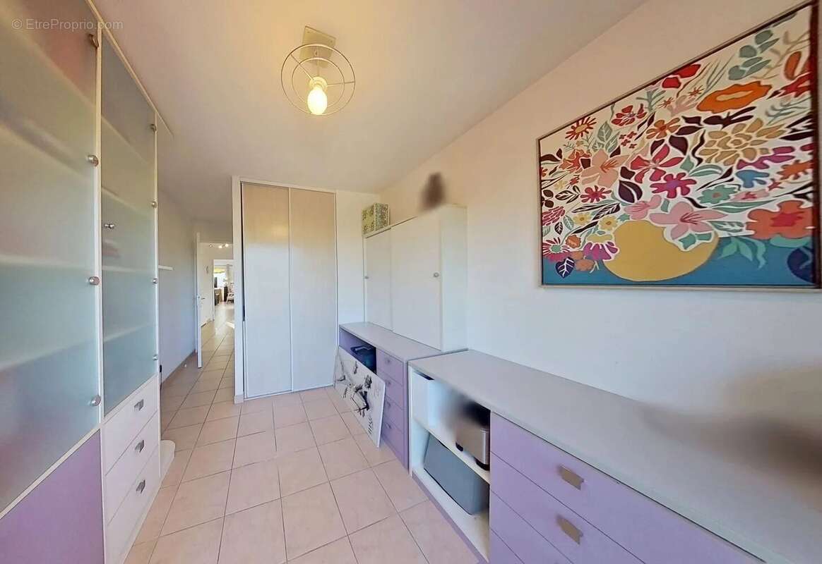 Appartement à SOLLIES-PONT