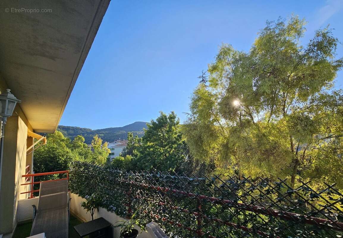 Appartement à SOLLIES-PONT