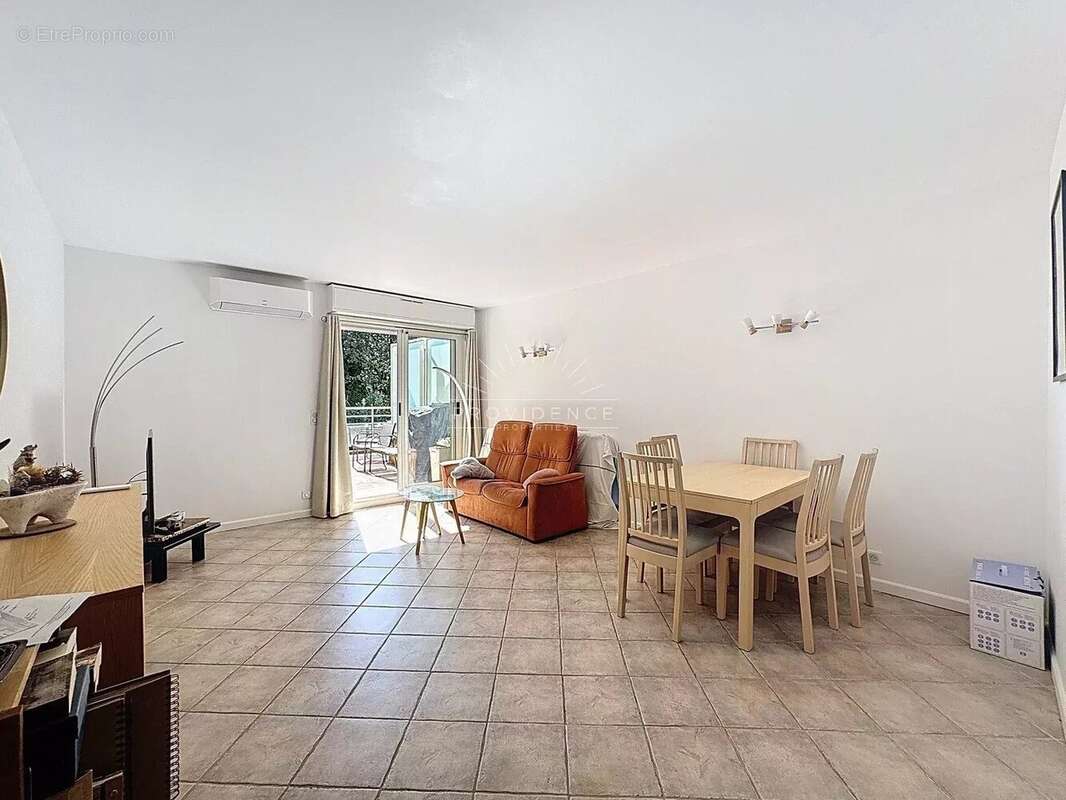 Appartement à LE CANNET