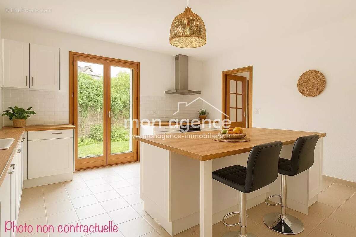 Maison à LE MESNIL-ESNARD