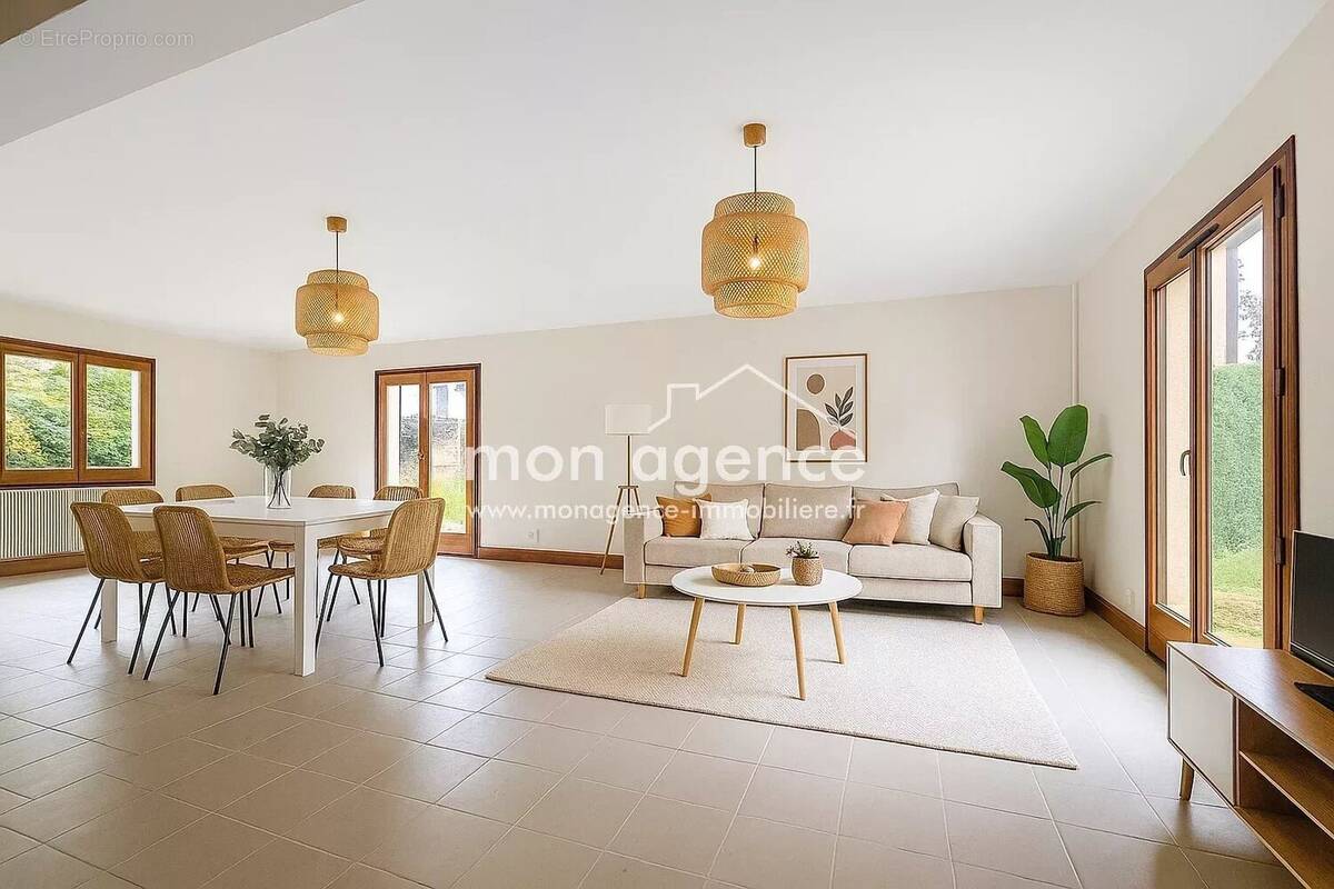 Maison à LE MESNIL-ESNARD