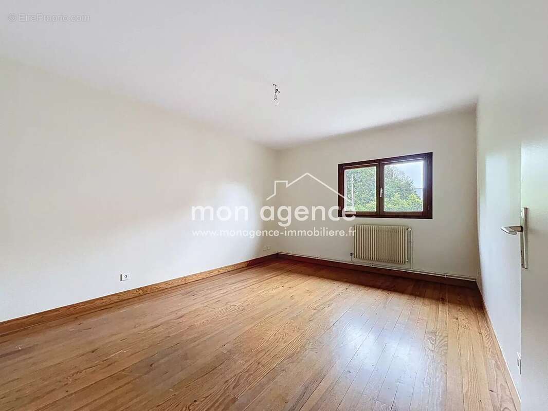 Maison à LE MESNIL-ESNARD