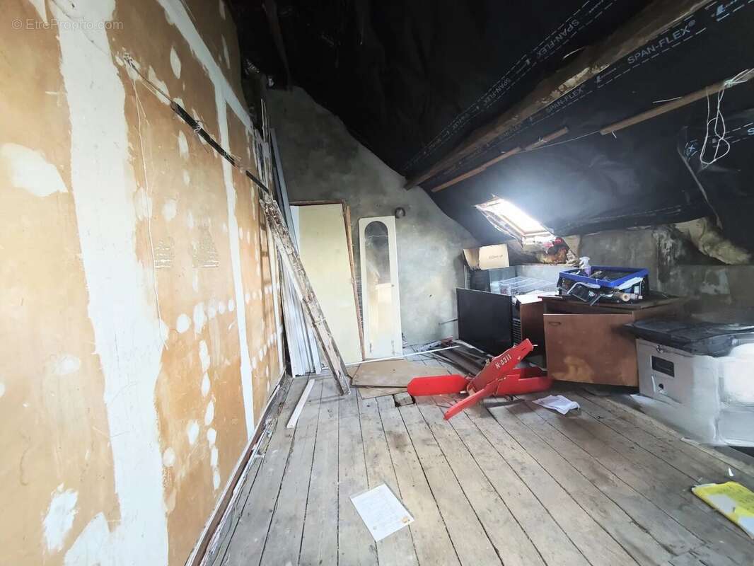 Maison à AVESNES-SUR-HELPE