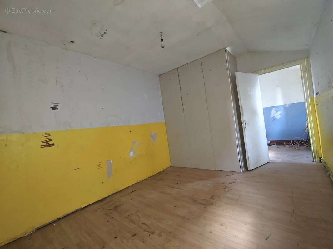 Maison à AVESNES-SUR-HELPE