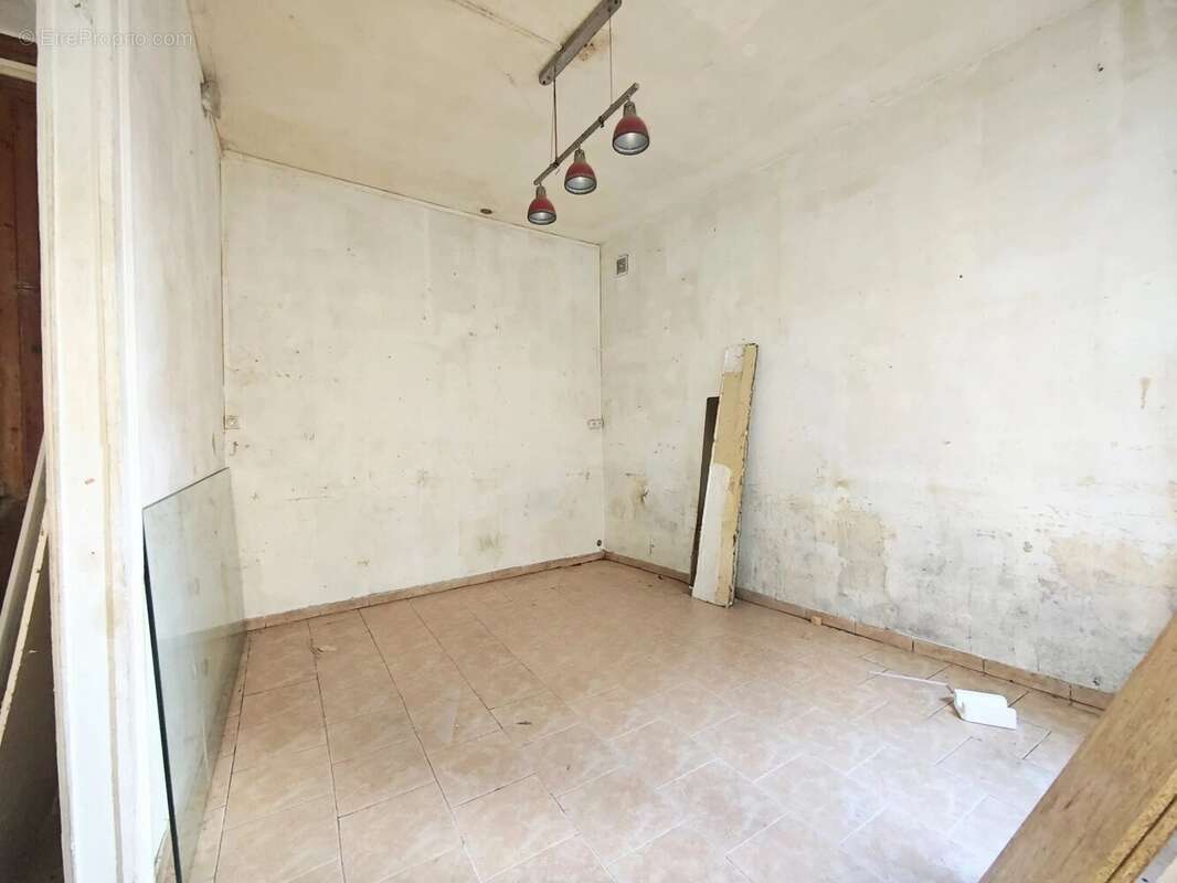 Maison à AVESNES-SUR-HELPE