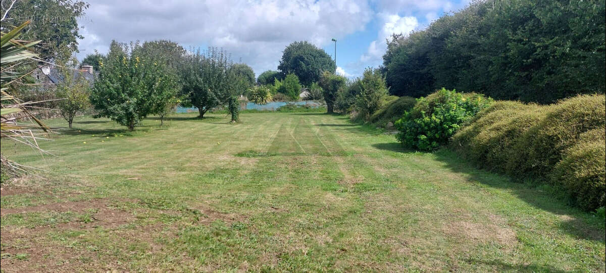 Terrain à GOUESNACH