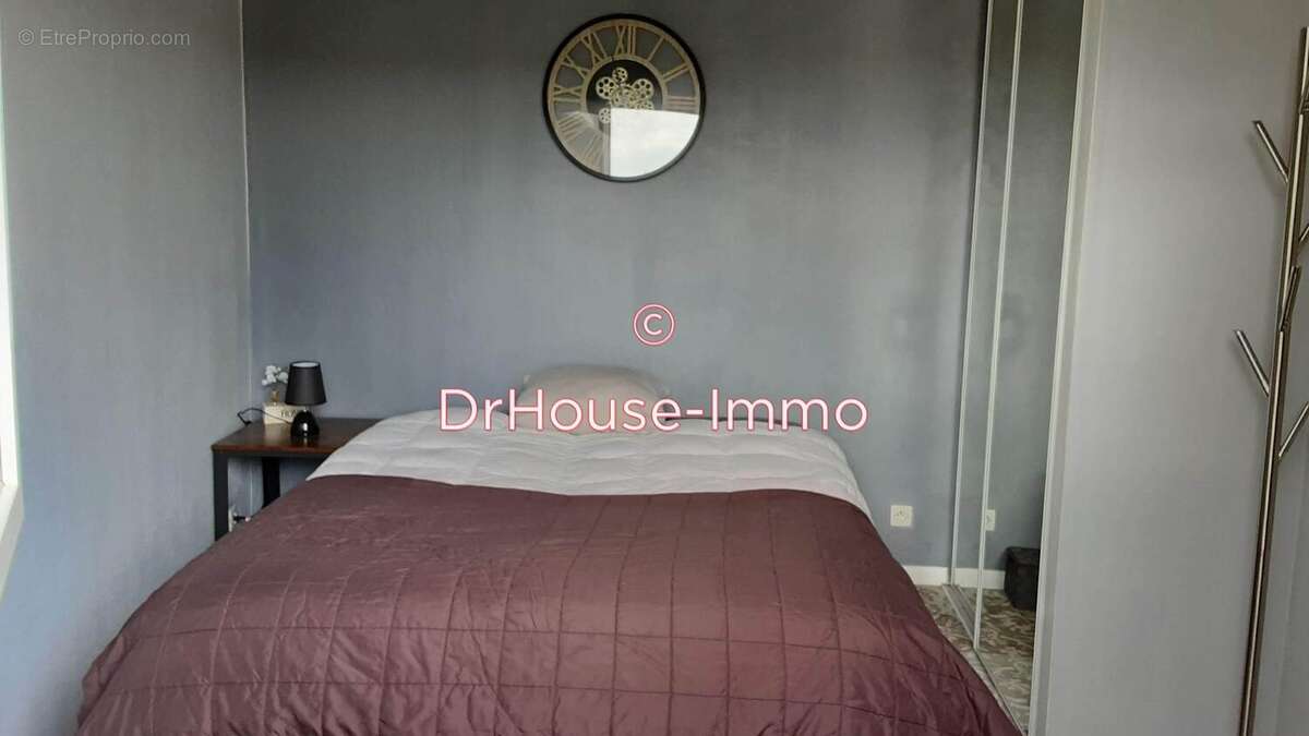 Maison à SAINTE-VALIERE