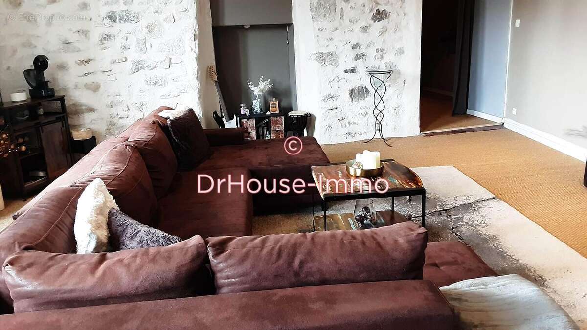 Maison à SAINTE-VALIERE