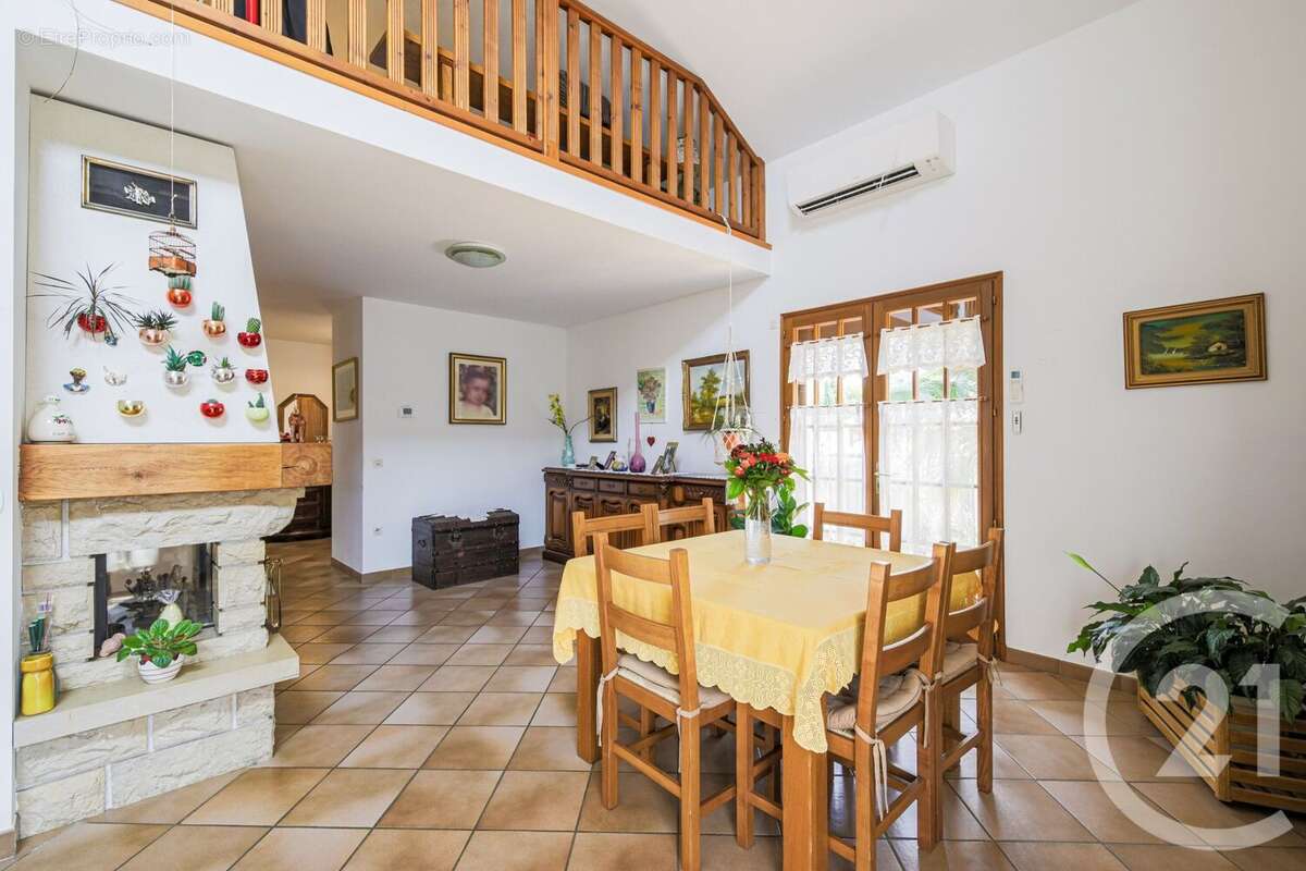 Maison à SAINT-MARTIN-D&#039;HERES