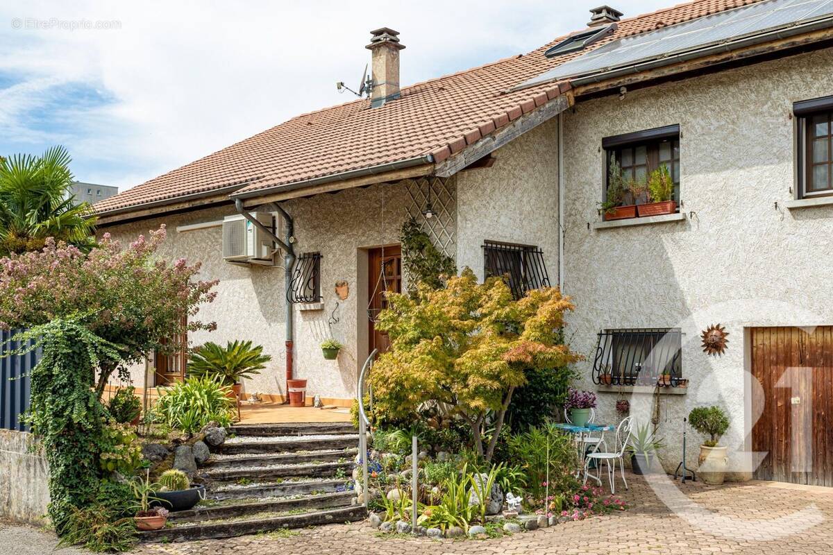 Maison à SAINT-MARTIN-D&#039;HERES