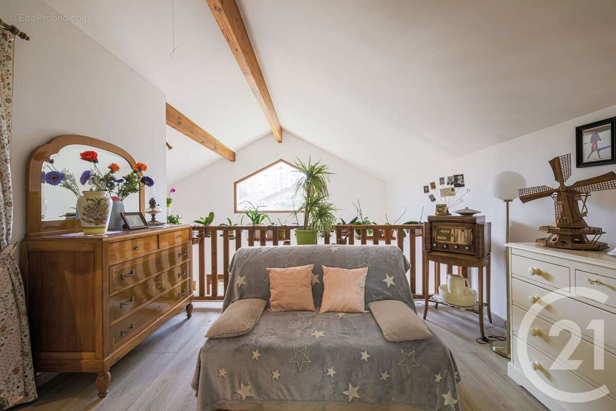 Maison à SAINT-MARTIN-D&#039;HERES