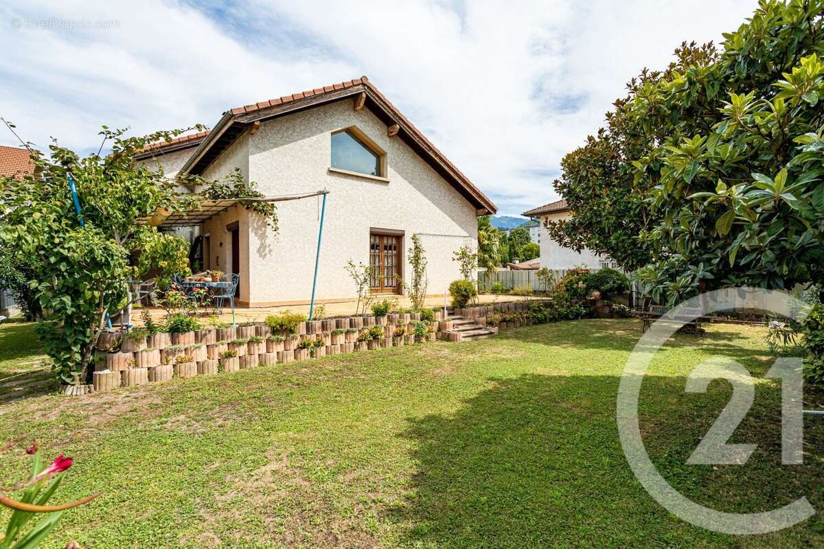 Maison à SAINT-MARTIN-D&#039;HERES