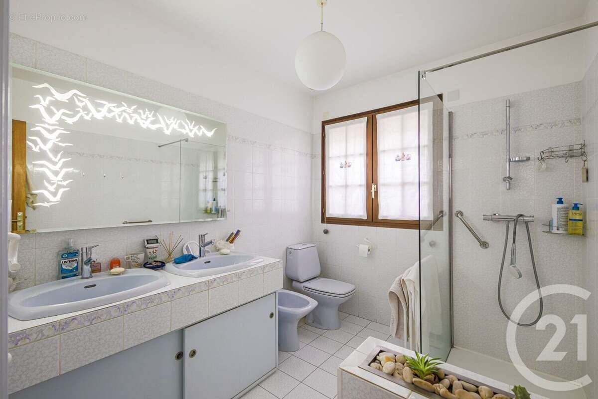 Maison à SAINT-MARTIN-D&#039;HERES