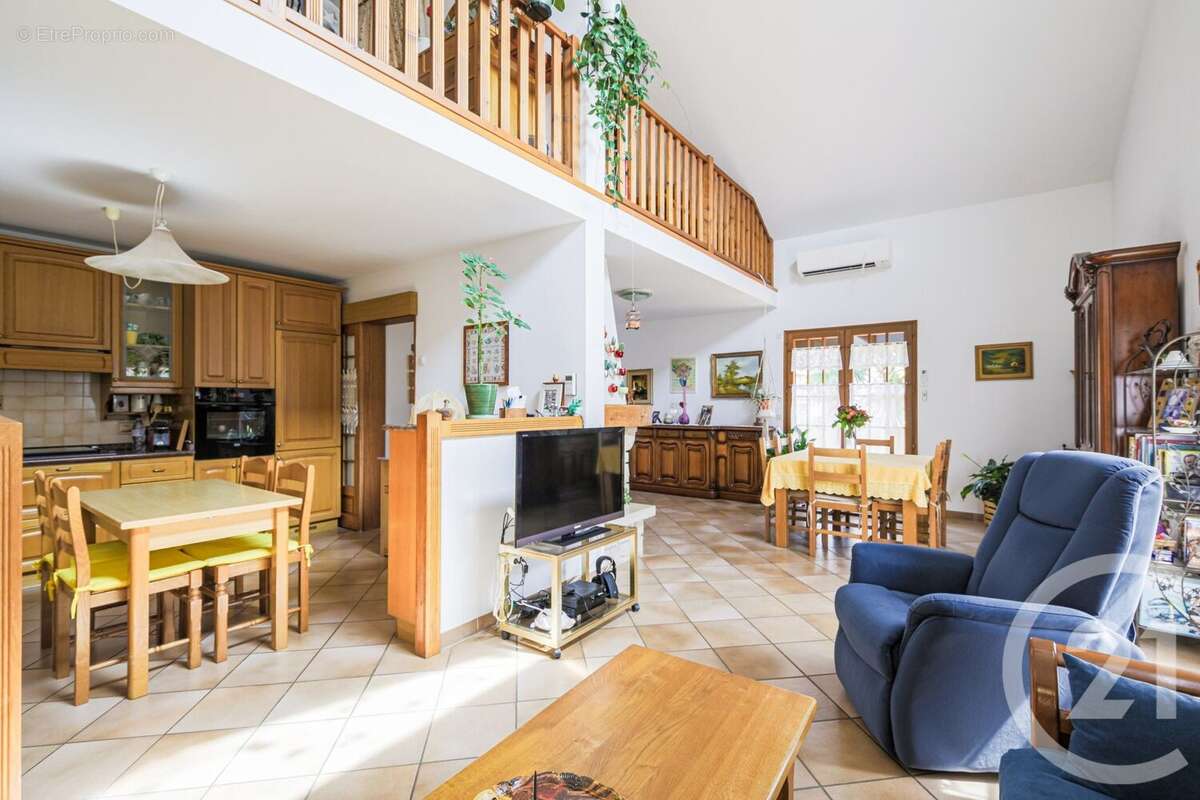 Maison à SAINT-MARTIN-D&#039;HERES