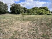 Terrain à SAINT-MARTIN-DU-CLOCHER