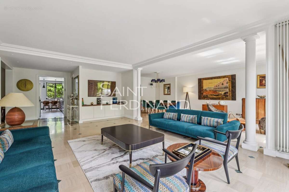 Appartement à NEUILLY-SUR-SEINE