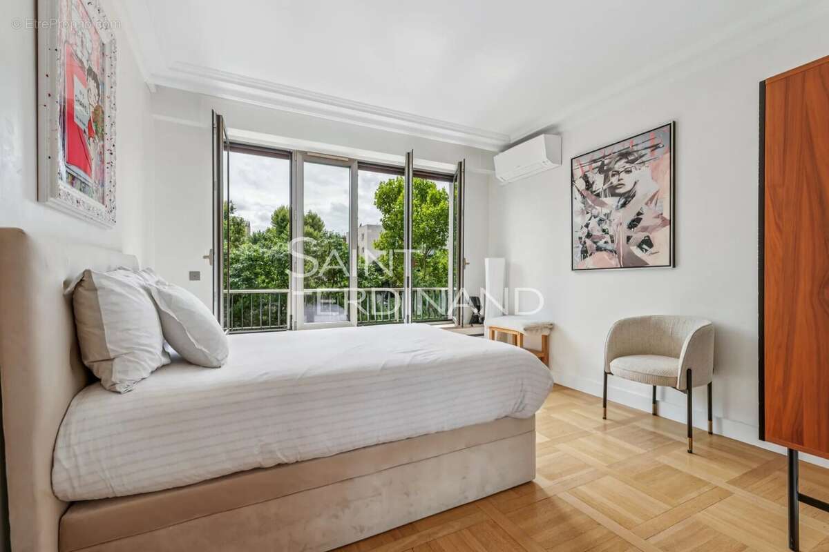Appartement à NEUILLY-SUR-SEINE