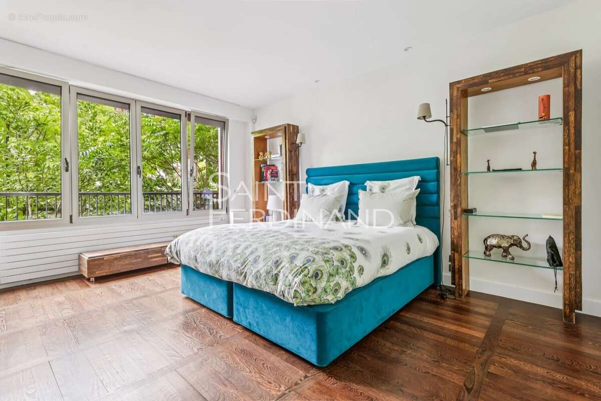 Appartement à NEUILLY-SUR-SEINE