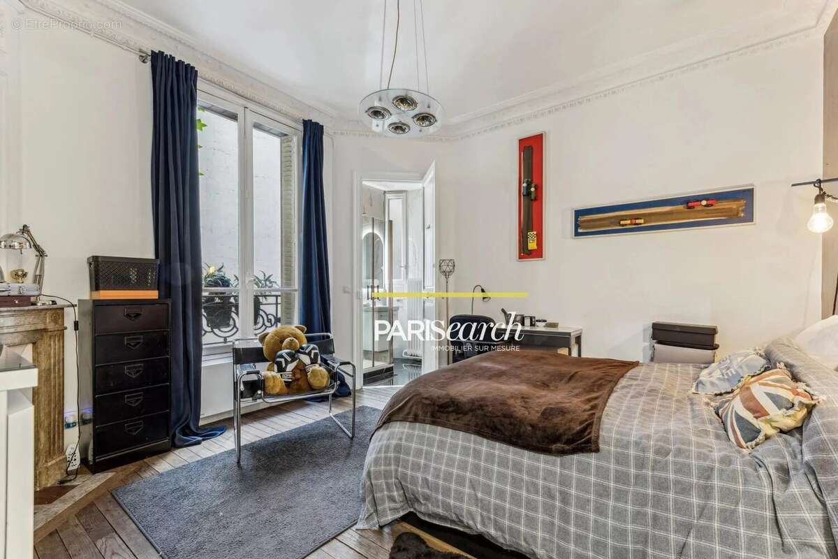 Appartement à PARIS-7E