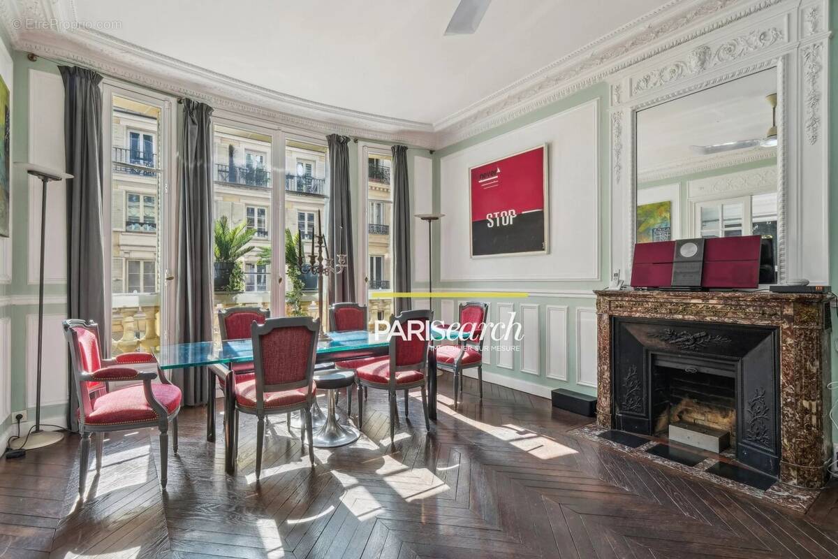Appartement à PARIS-7E
