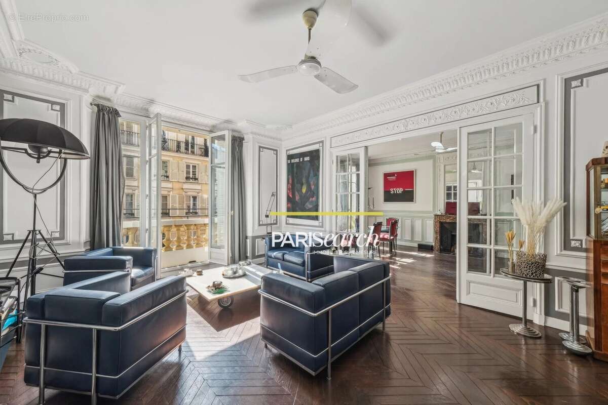 Appartement à PARIS-7E