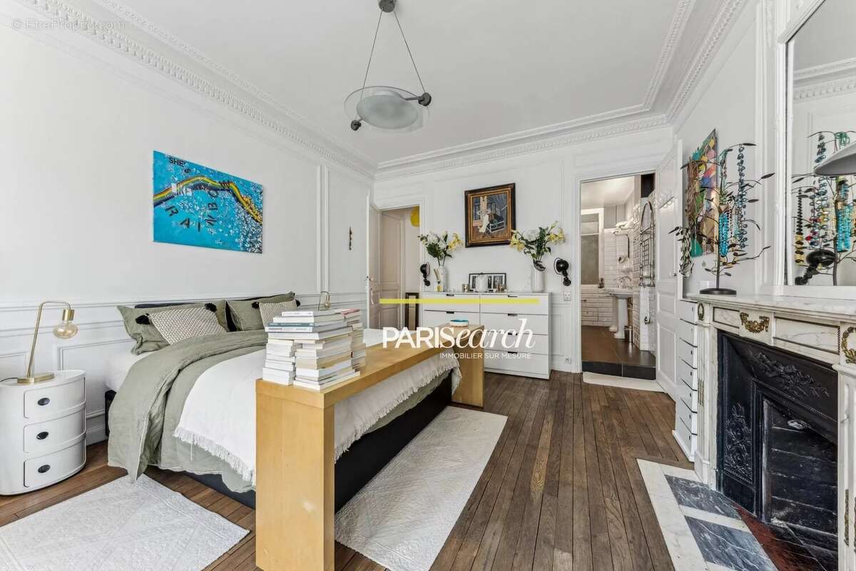Appartement à PARIS-7E