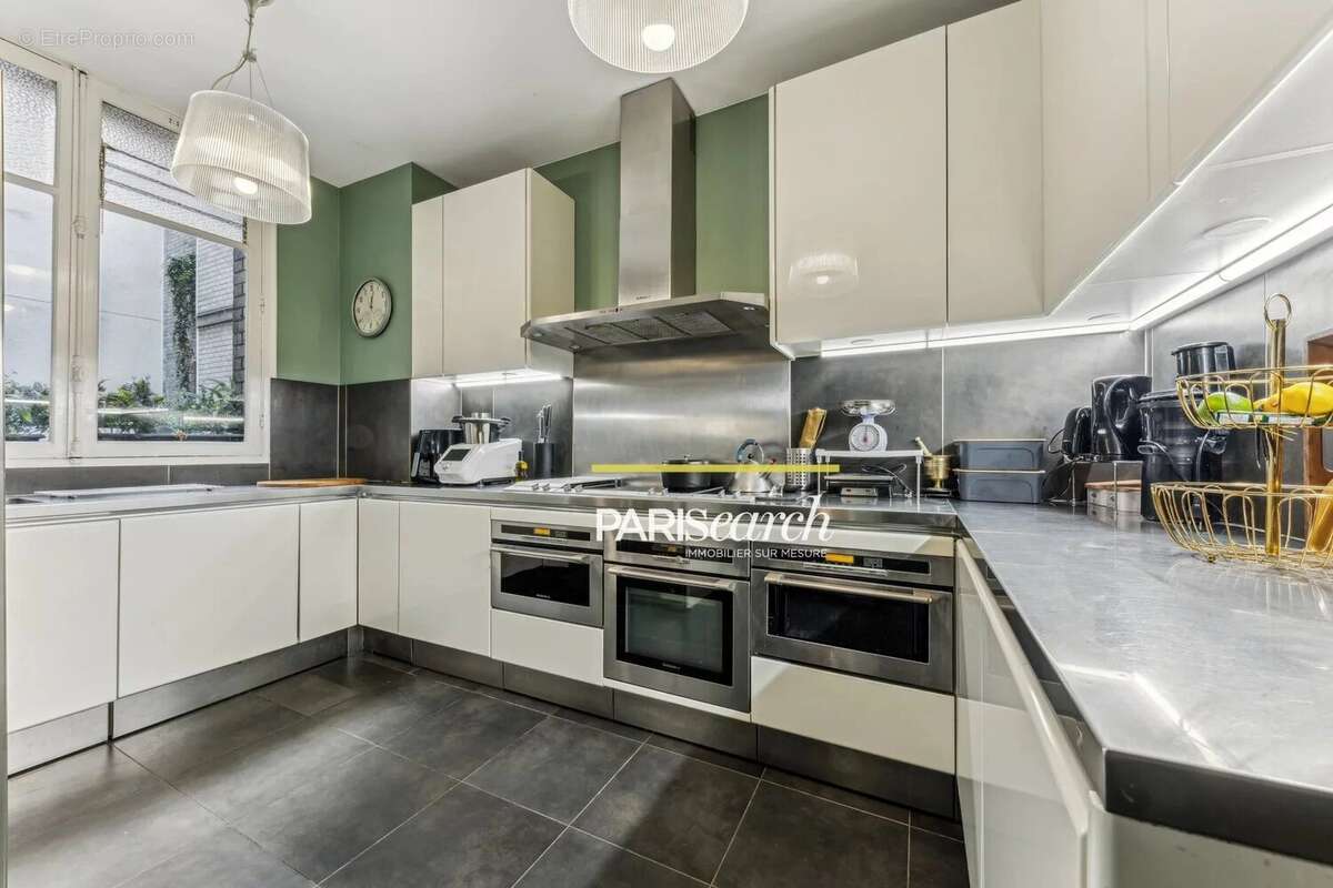 Appartement à PARIS-7E