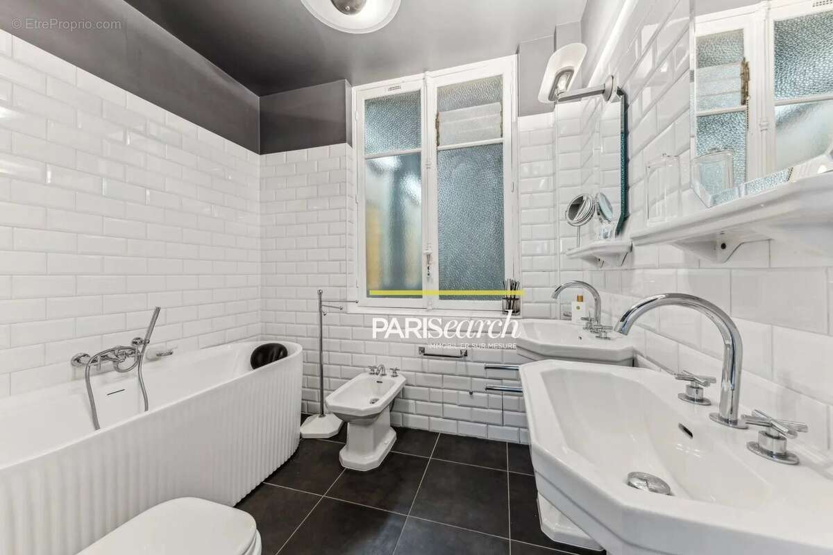 Appartement à PARIS-6E