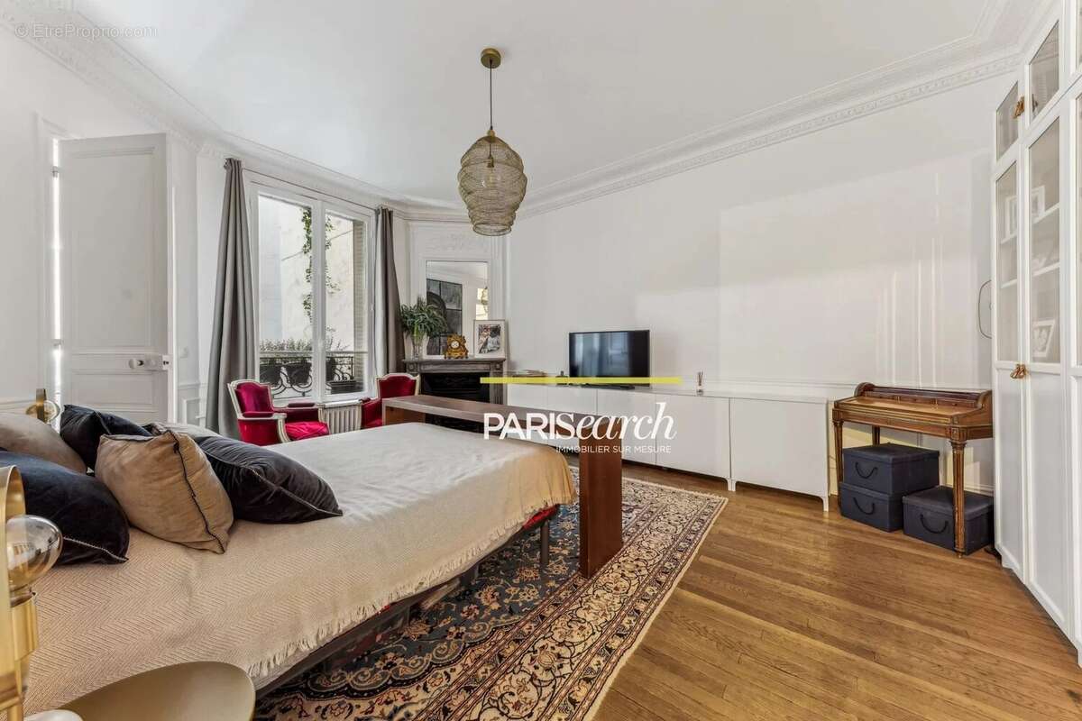 Appartement à PARIS-6E