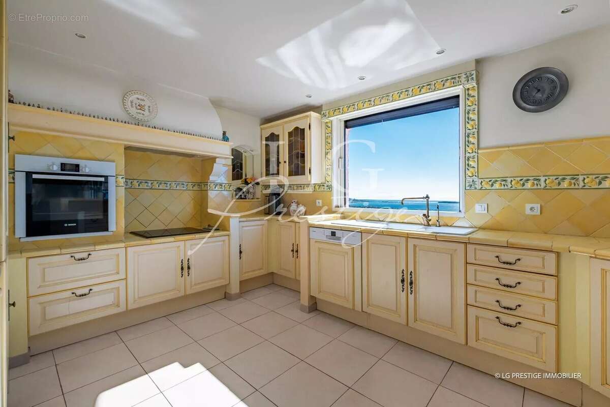 Appartement à MANDELIEU-LA-NAPOULE