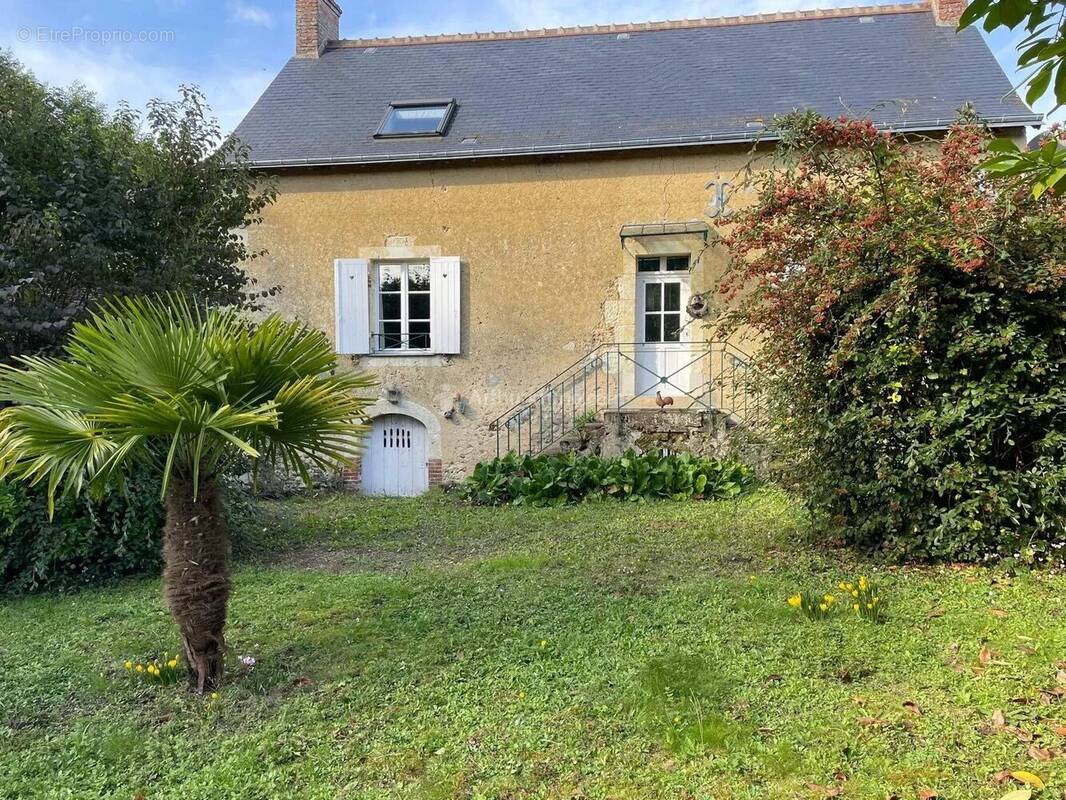 Maison à SAINT-GEORGES-DE-LA-COUEE