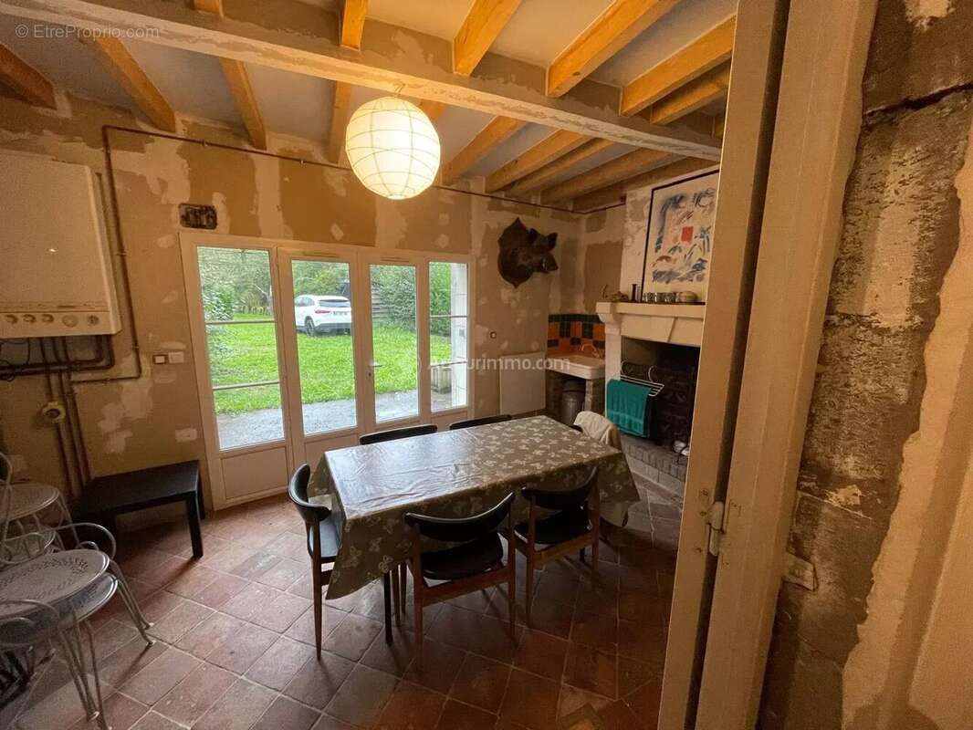 Maison à SAINT-GEORGES-DE-LA-COUEE