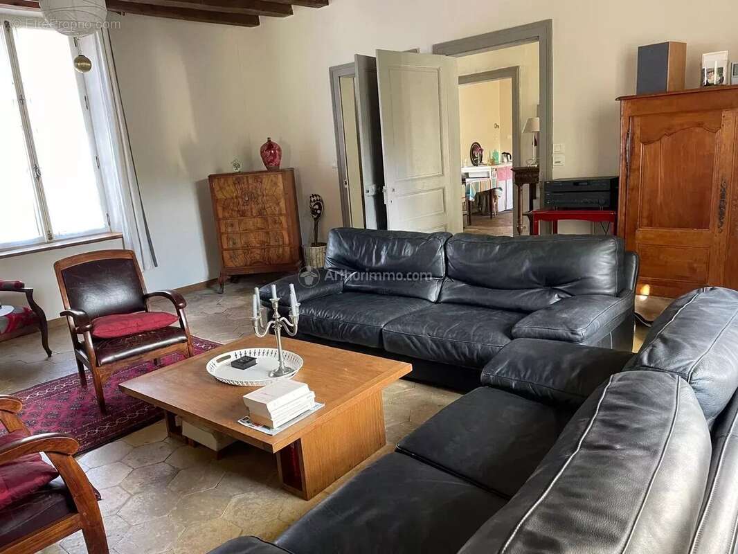 Maison à SAINT-GEORGES-DE-LA-COUEE