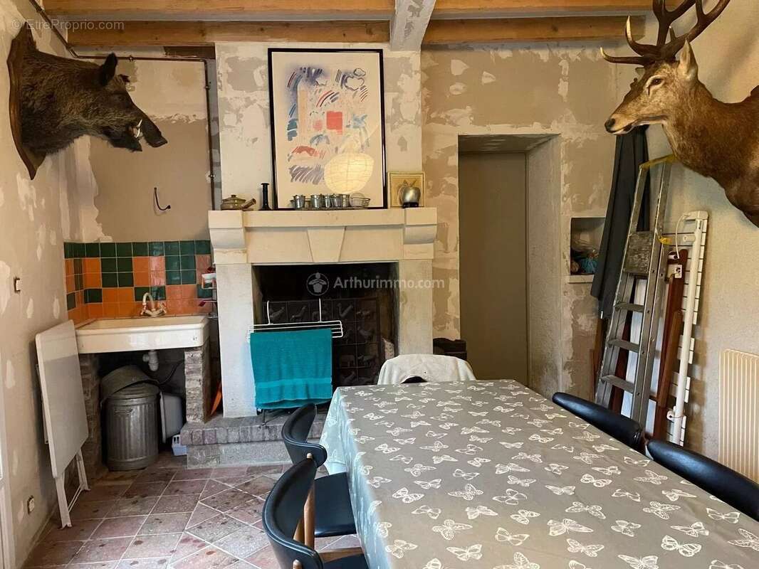 Maison à SAINT-GEORGES-DE-LA-COUEE