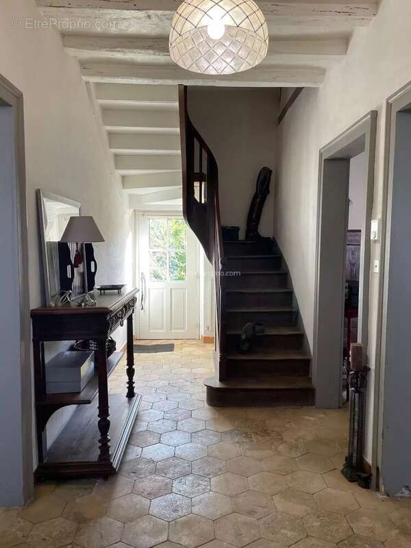 Maison à SAINT-GEORGES-DE-LA-COUEE