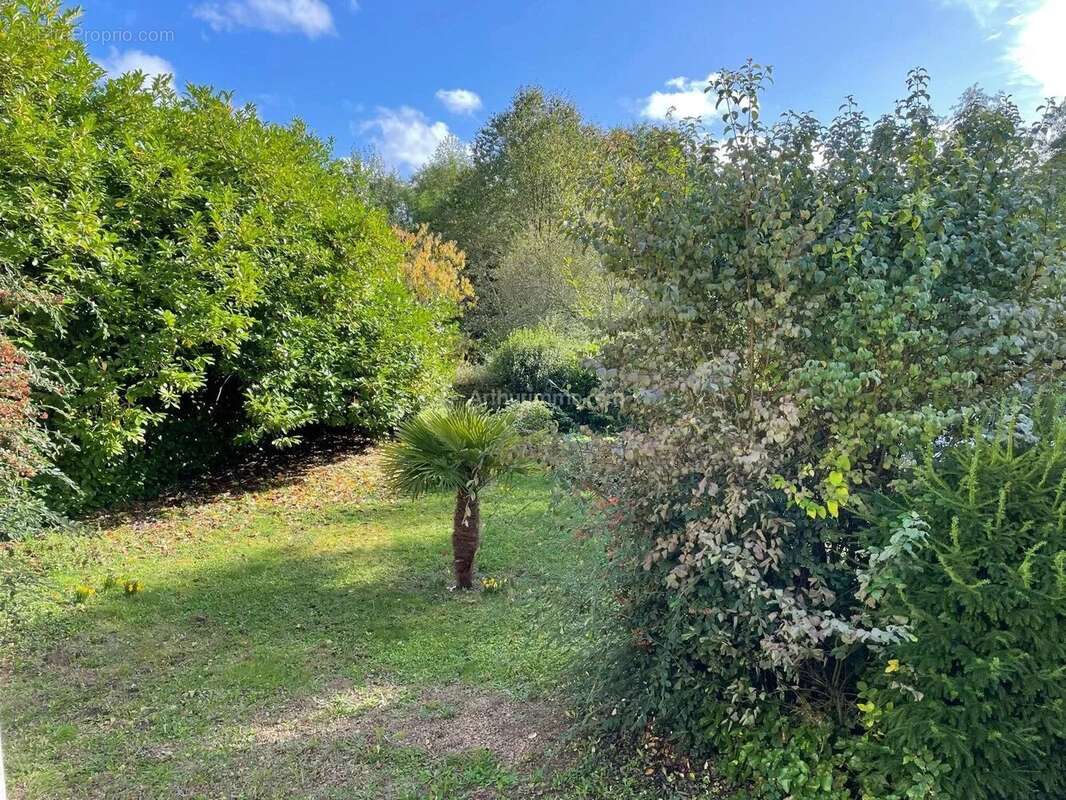 Maison à SAINT-GEORGES-DE-LA-COUEE