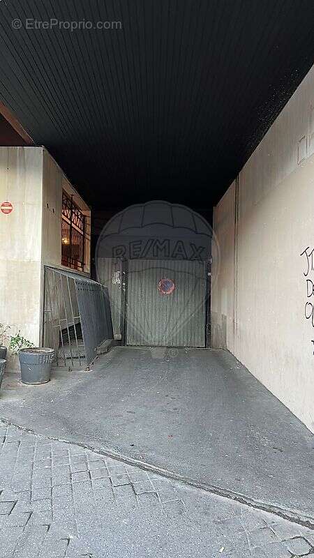 Parking à PARIS-10E