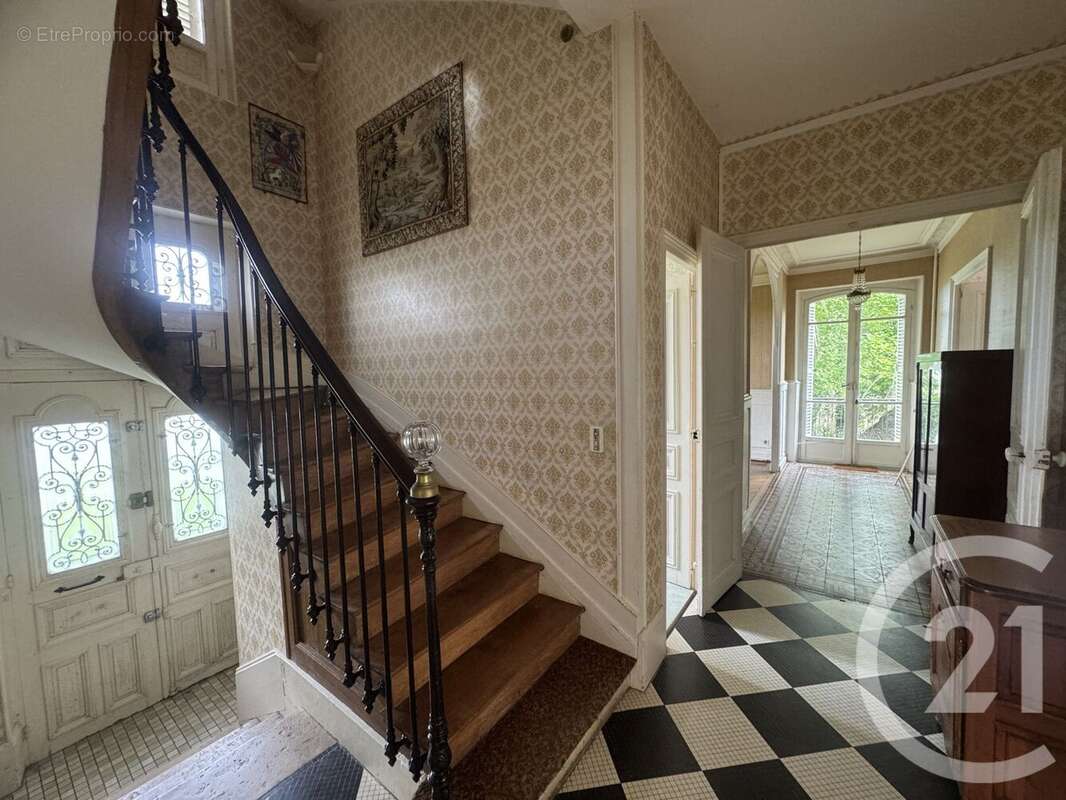 Maison à SAINT-REVERIEN