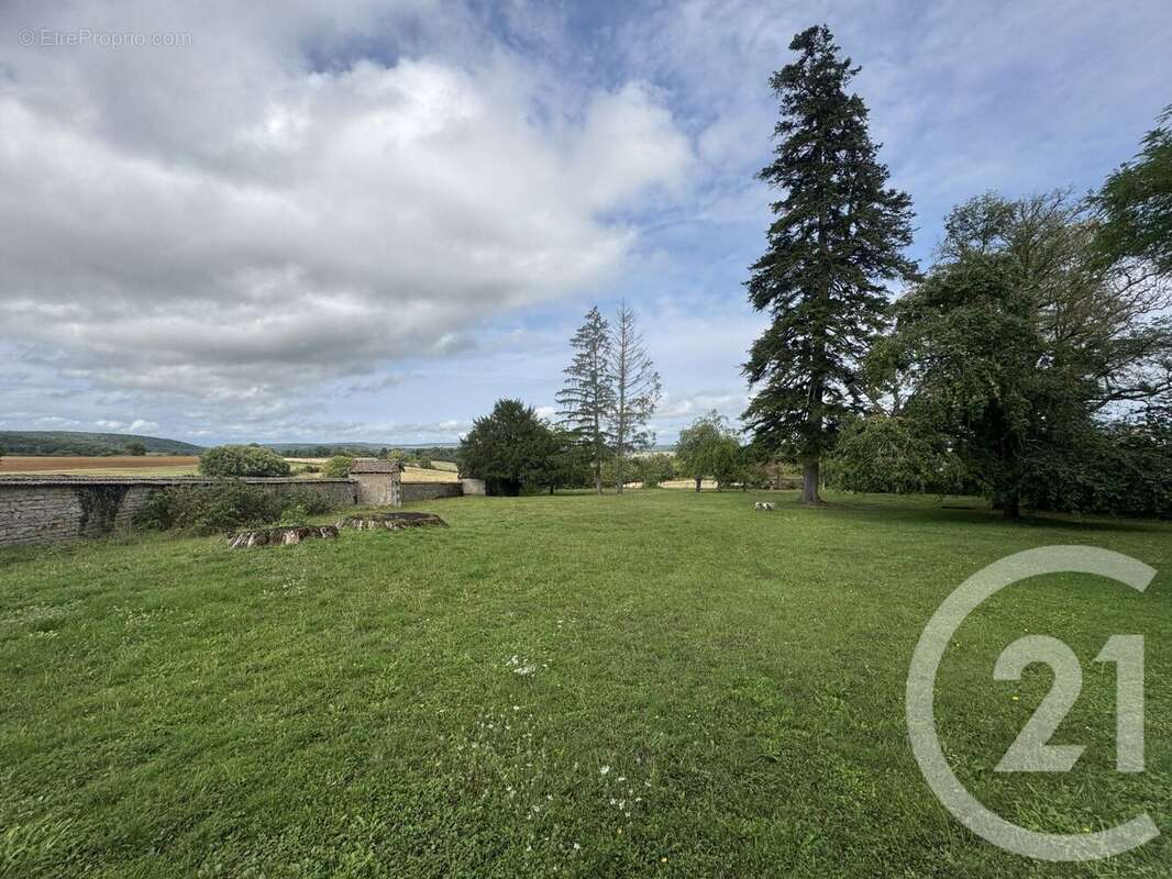 Maison à SAINT-REVERIEN