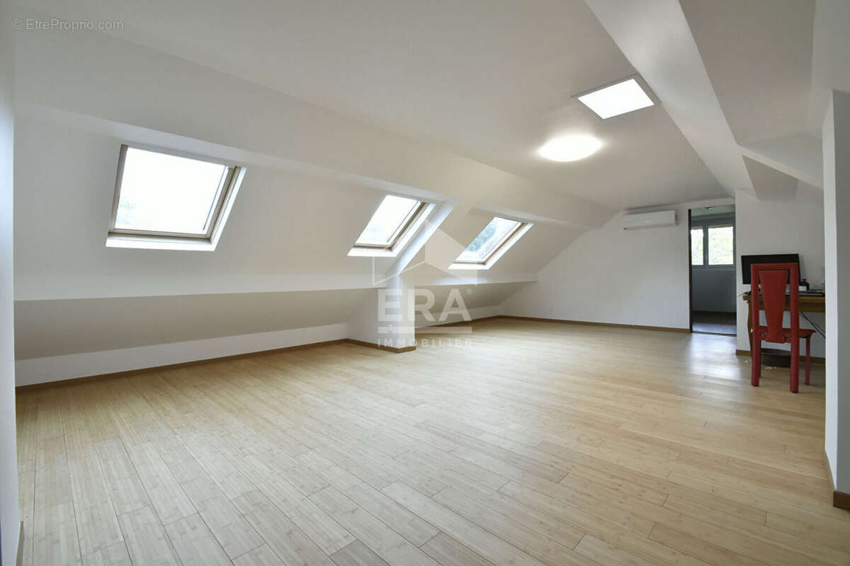 Maison à BAZOCHES-SUR-GUYONNE