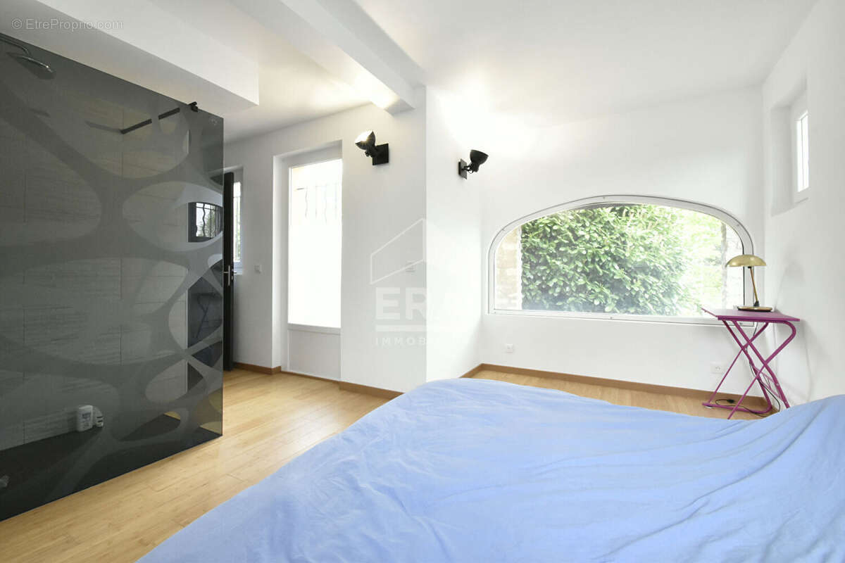 Maison à BAZOCHES-SUR-GUYONNE