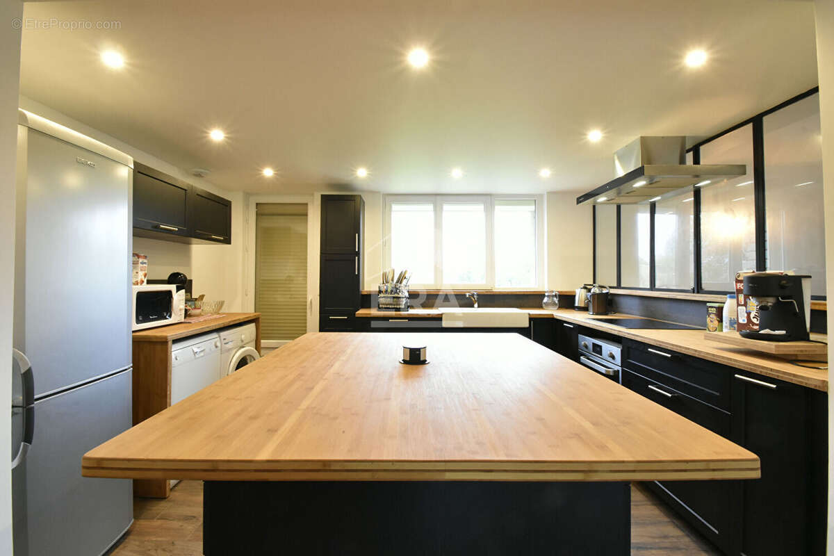 Maison à BAZOCHES-SUR-GUYONNE