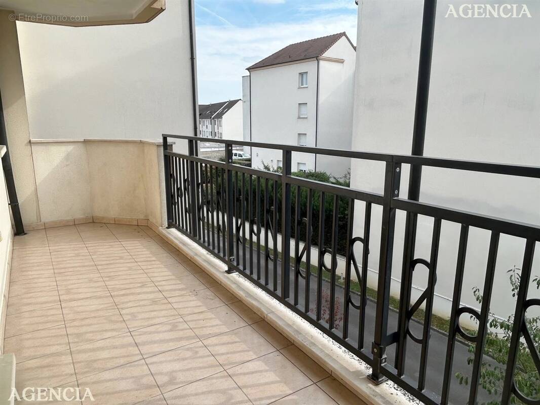 Appartement à PONTAULT-COMBAULT