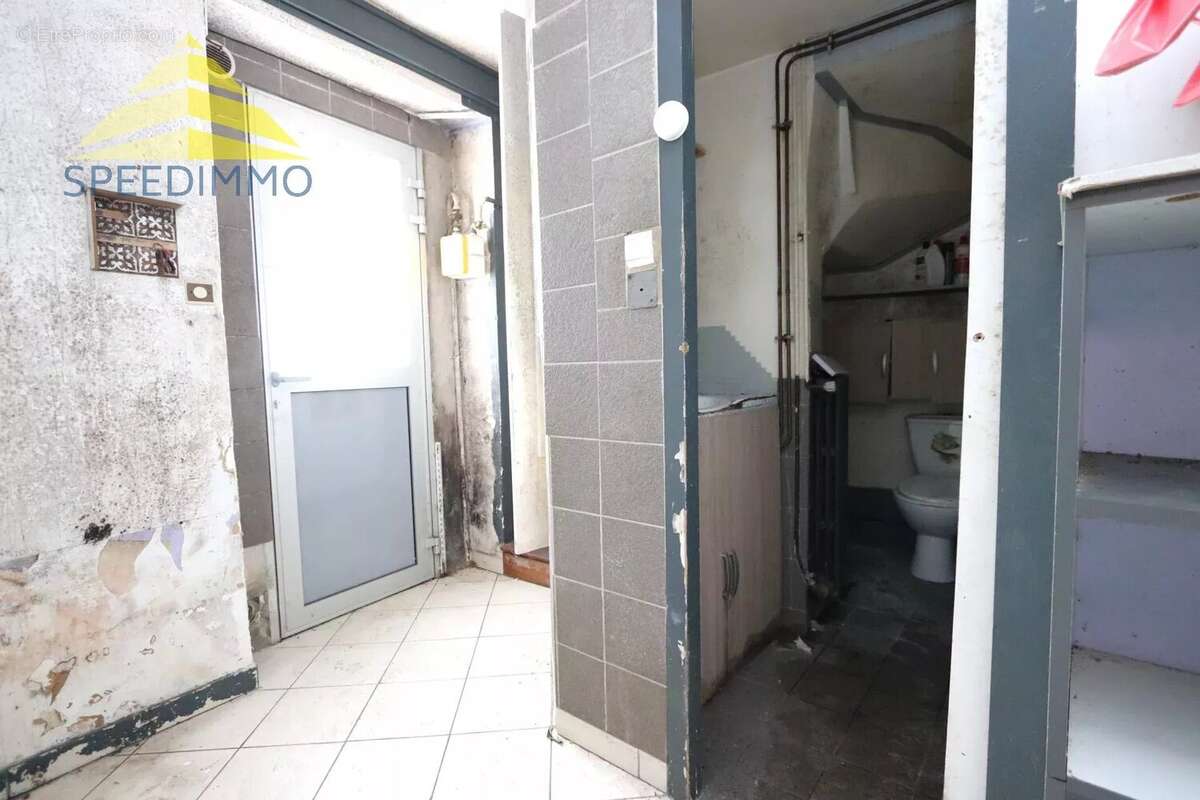 Maison à MANDRES-LES-ROSES