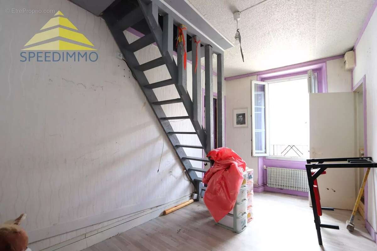 Maison à MANDRES-LES-ROSES