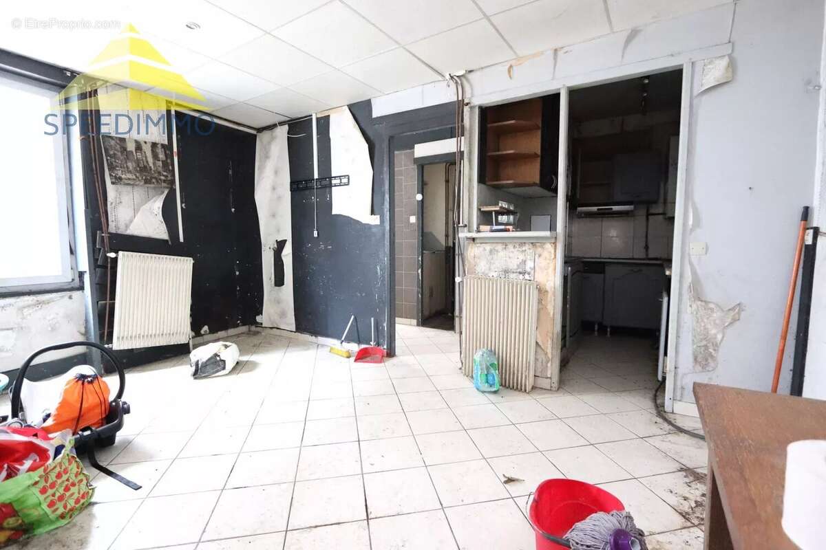 Maison à MANDRES-LES-ROSES