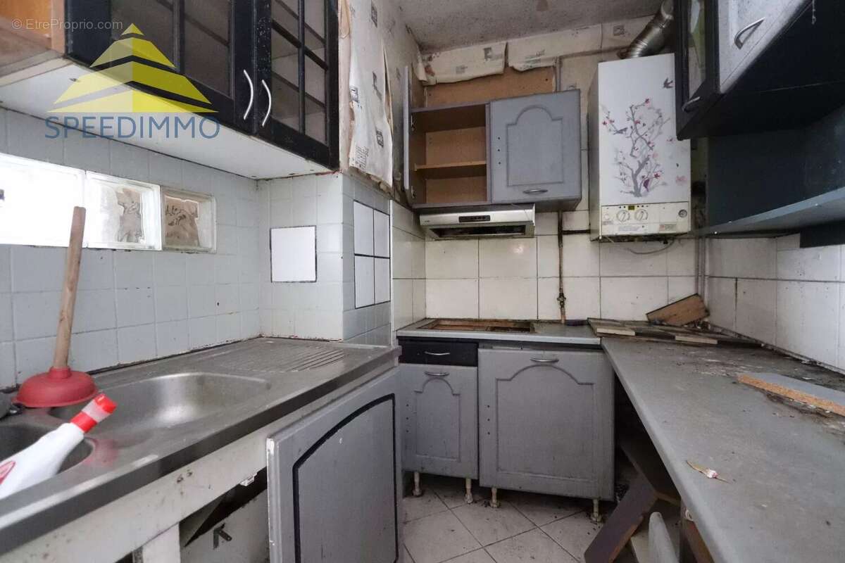 Maison à MANDRES-LES-ROSES